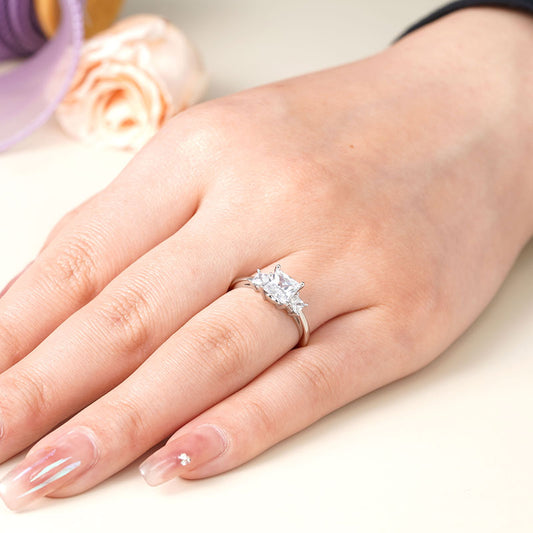 Clear Three-Stone Ring 925 Sterling Silver with Gemstone_6