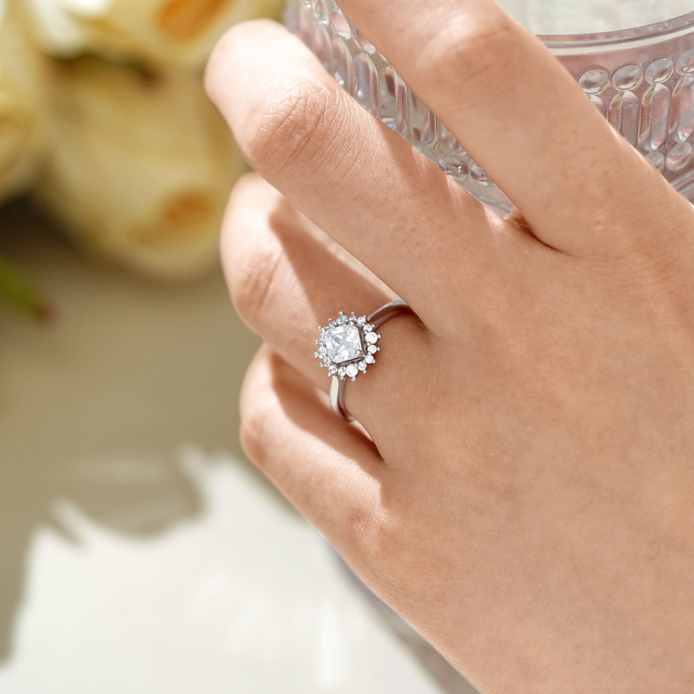 Gnoce Shimmering Four Prong Square Cut Promise Ring_5