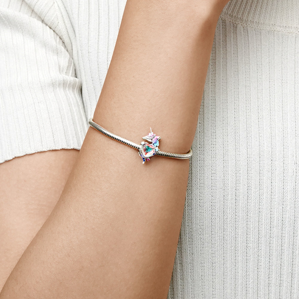 Gnoce Unicorn Embraces Heart Charm_5