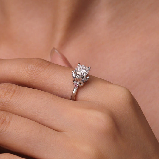 Gnoce Angel Embraces Moissanite Round Cut Ring_9