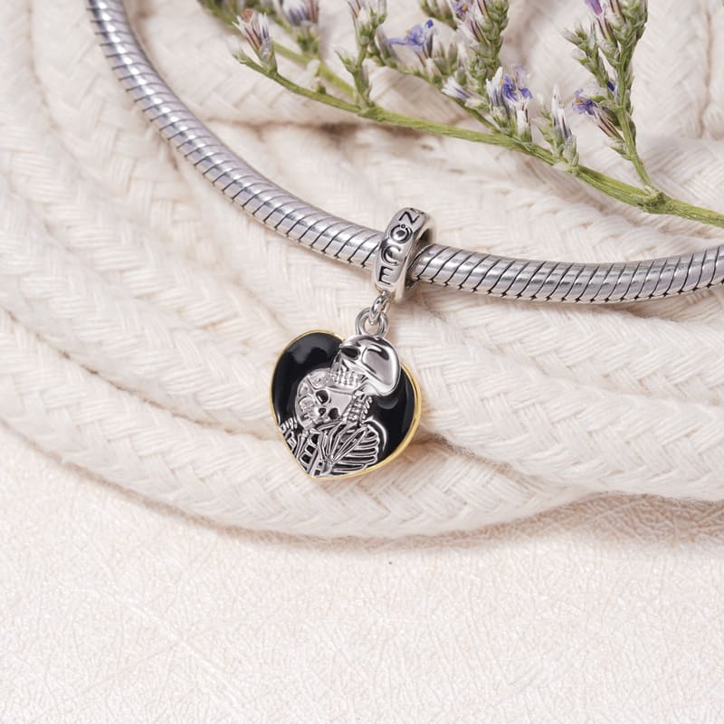 Gnoce Skeleton Couple Heart Frame Charm_2