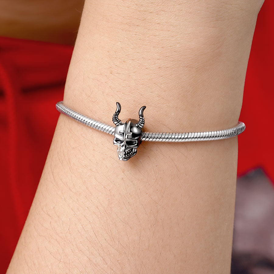 Gnoce Two Tone Skull with Horns Charm_3