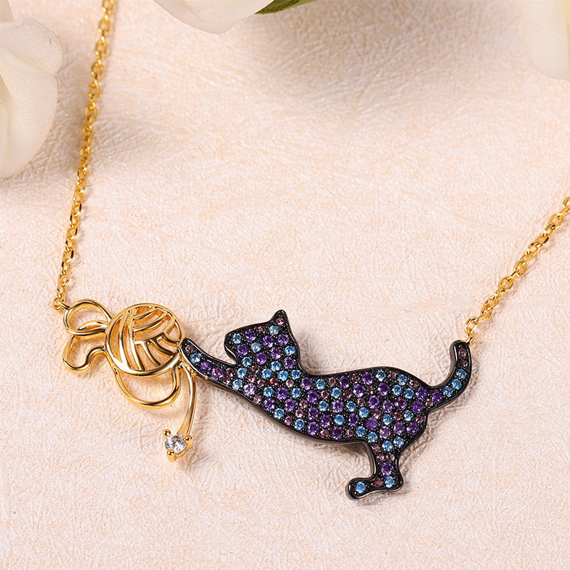 Gnoce Cat Playing with Yarn Ball Necklace_3