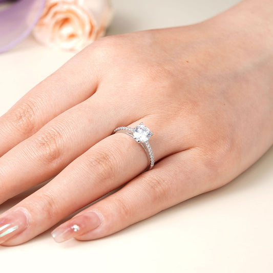 Gnoce Sparkling Round Solitaire Ring Platinum-plated Silver Blend_6