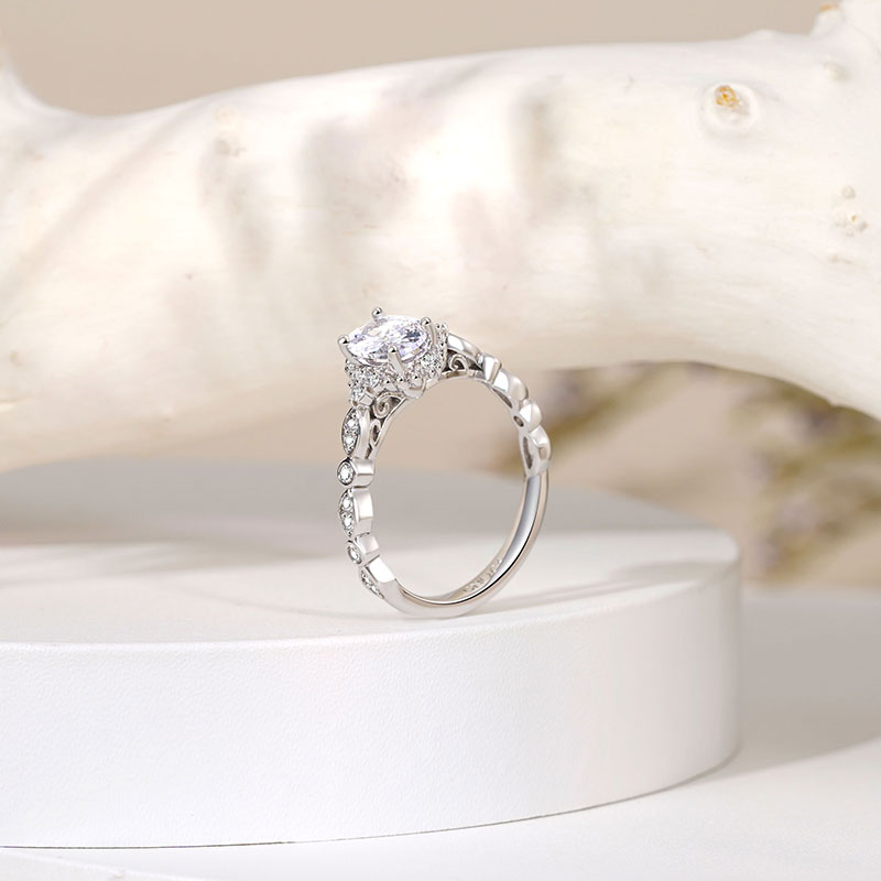 Vintage Oval Engagement Ring 925 Sterling Silver Inlaid with Clear Gemstones_5