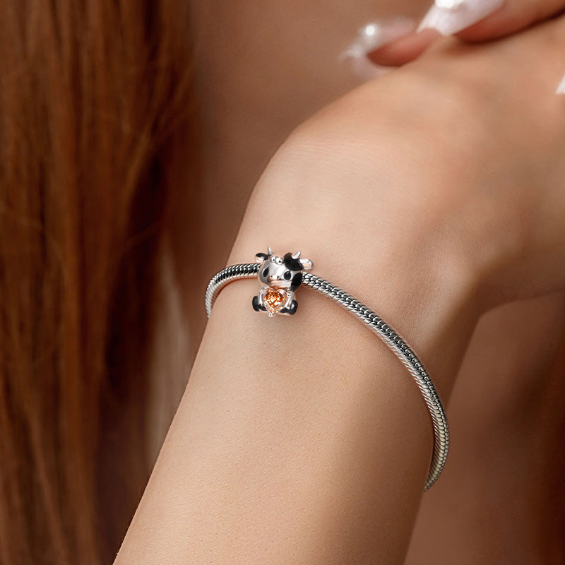 Gnoce Little Cow Embraces Heart Gem Charm_5
