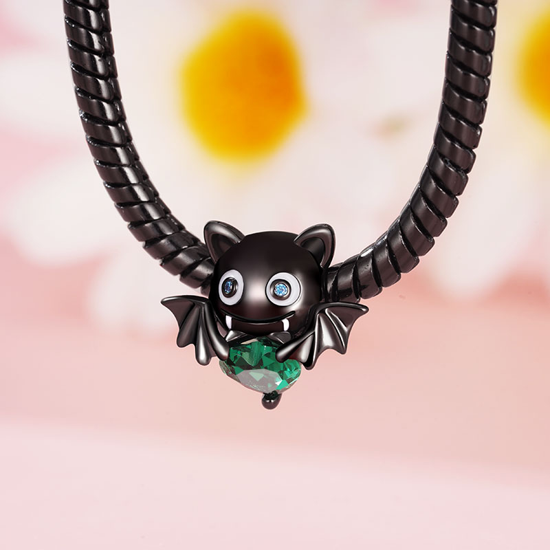 Gnoce Evil Bat Embraces Heart Gem Charm_3