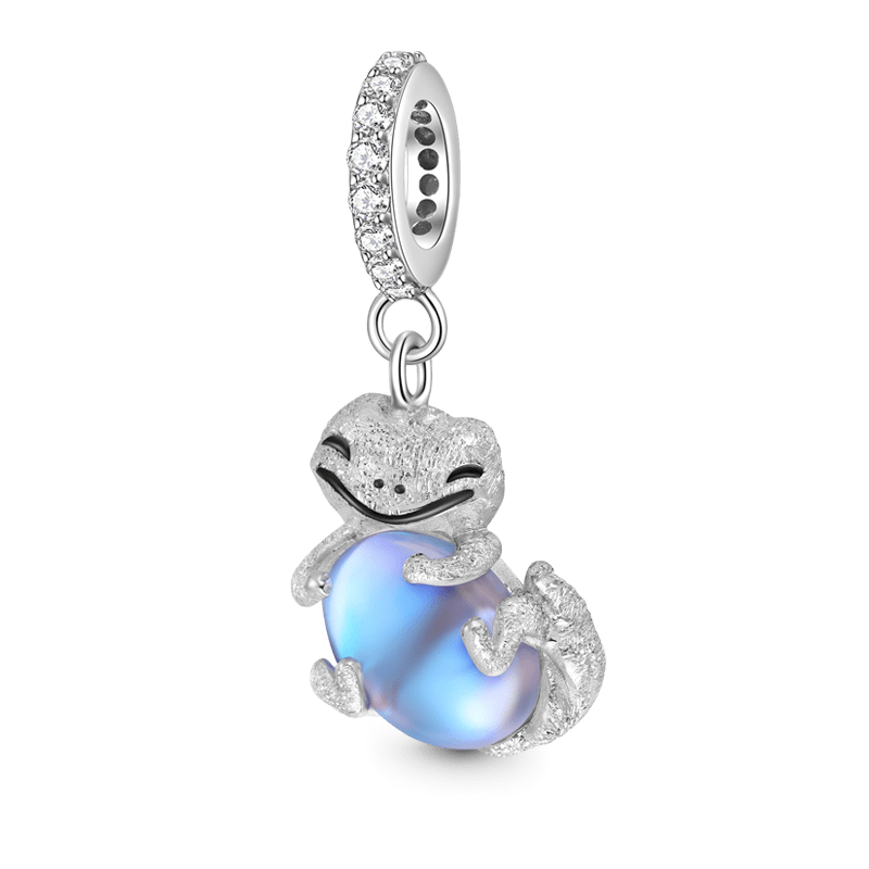 Gnoce Lizard Embraces Moonstone Charm_2