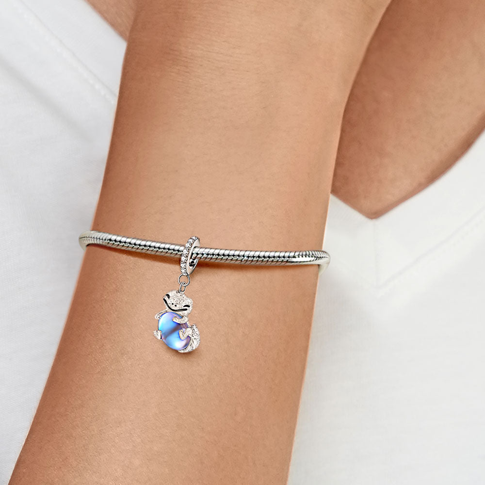 Gnoce Lizard Embraces Moonstone Charm_5