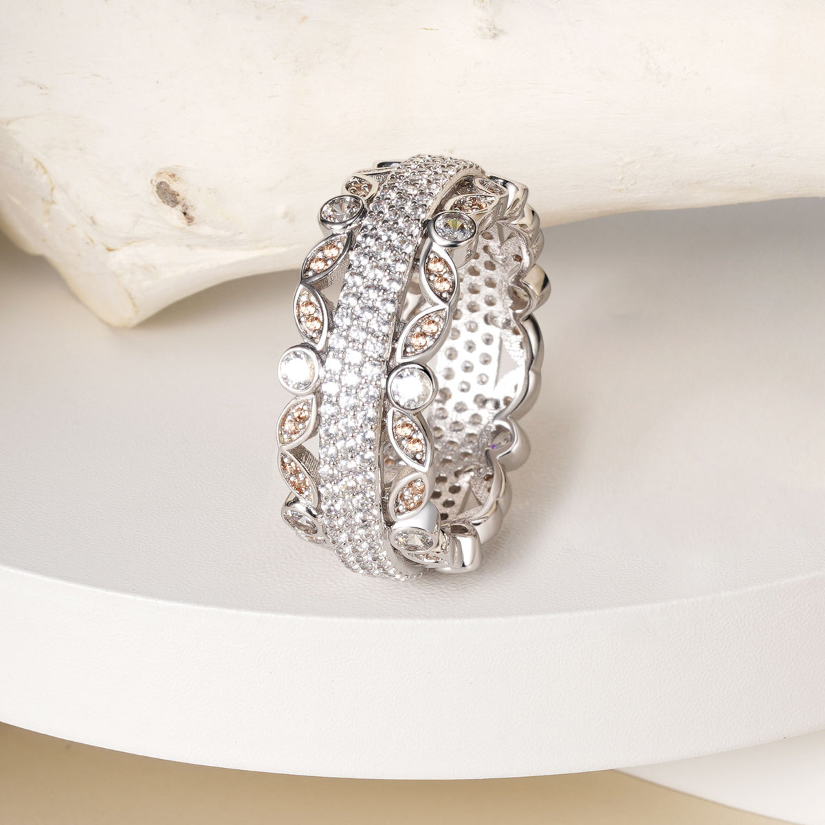Gnoce Wide Paved Band Ring Platinum-plated Silver Blend_2