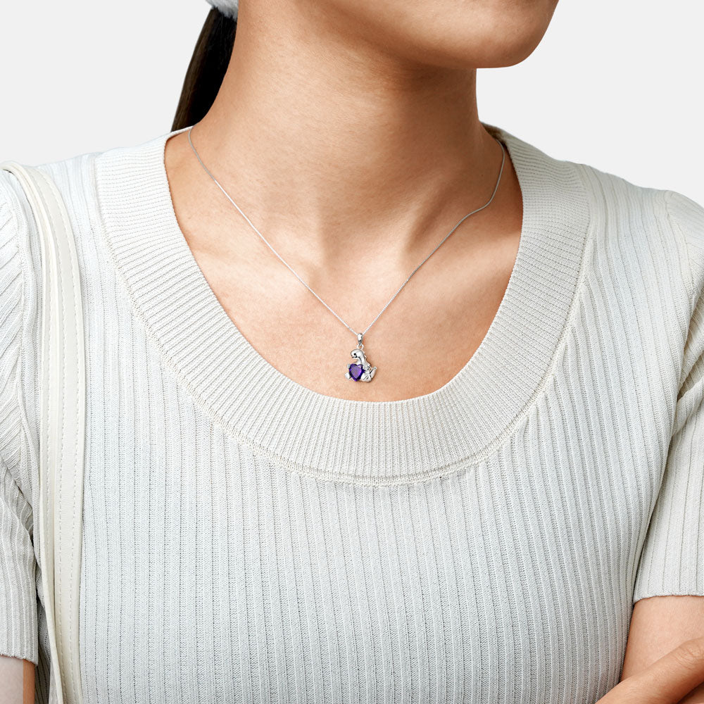 Gnoce Stegosaurus Embraces Heart Gem Necklace_3
