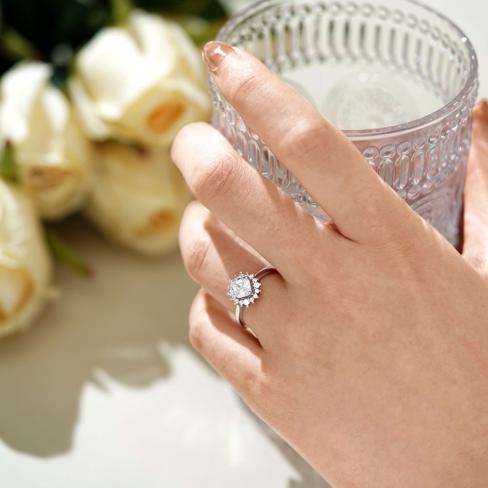Gnoce Shimmering Four Prong Square Cut Promise Ring_4