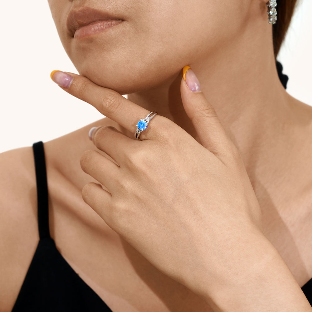 Gnoce Classic Blue Round Cut Promise Ring_4