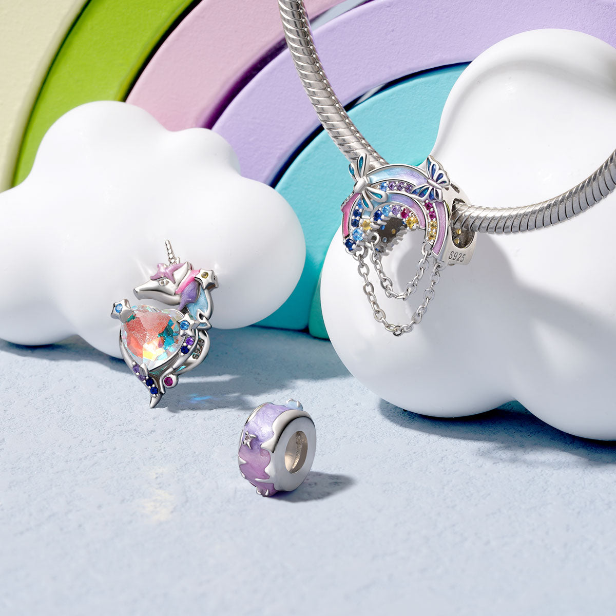 Gnoce Unicorn Embraces Heart Charm_3