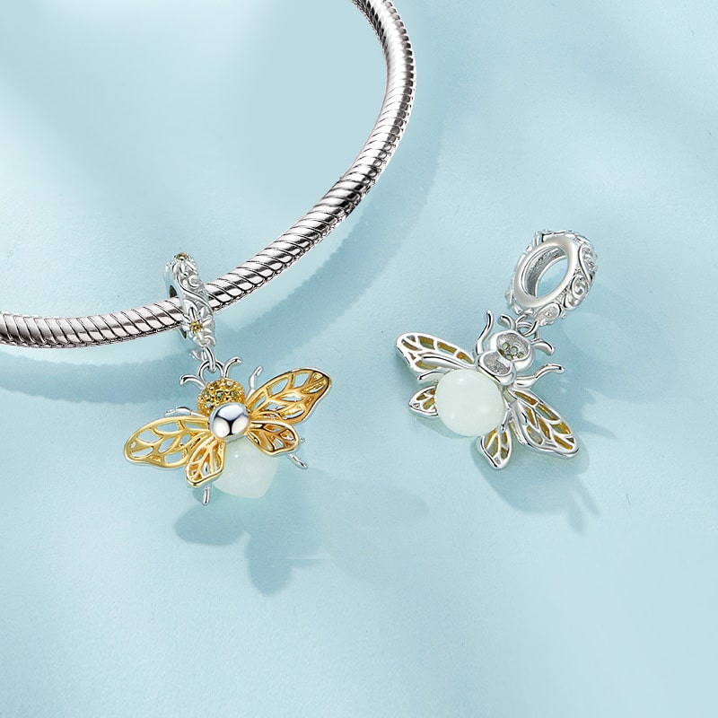 Gnoce Glow in the Dark Bee Pendant Dangle Charm_3