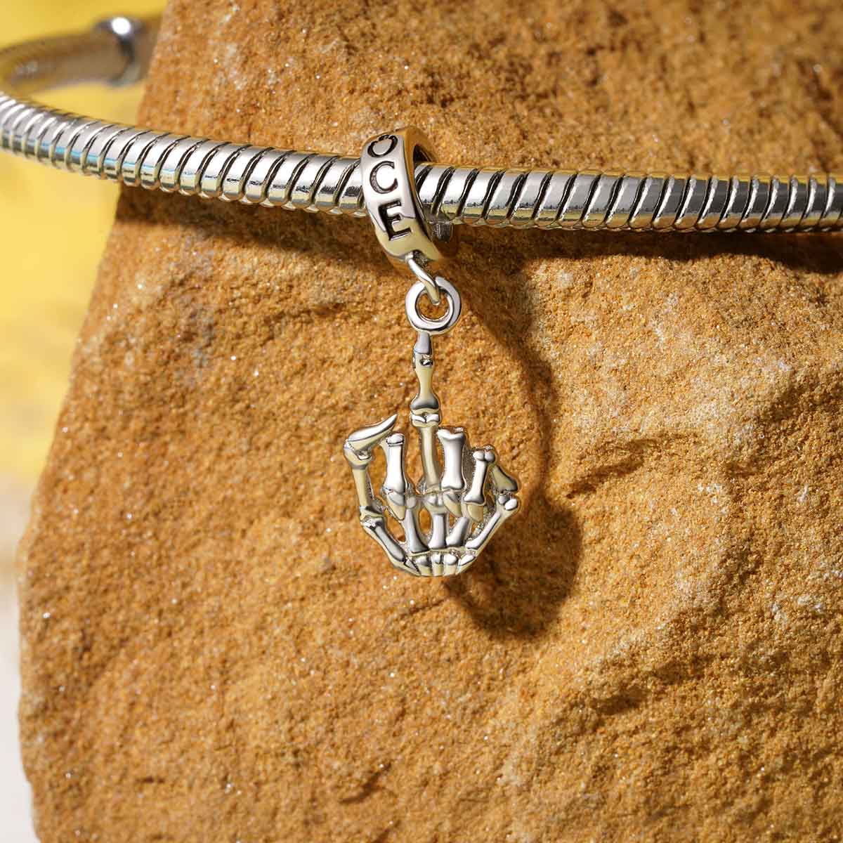 Gnoce Halloween Skull Gesture Pendant Dangle Charm_3