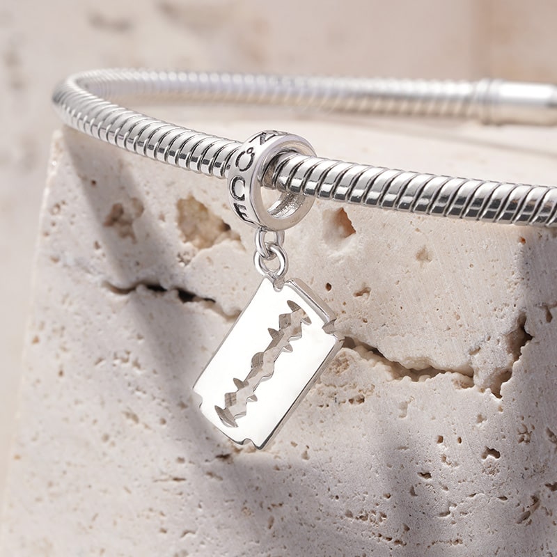 Gnoce Hip-hop Iced Razor Blade Pendant Dangle Charm_3