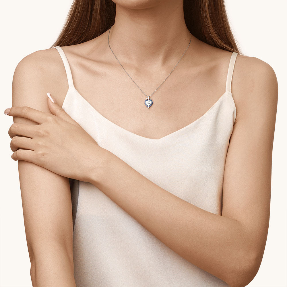 Gnoce Engravable Screws Drive Into Love Heart Necklace_2