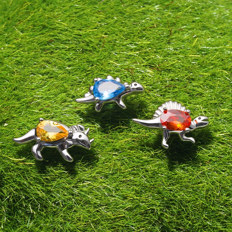 Gnoce Sparkling Stegosaurus Stud Earrings Platinum-plated Silver Blend_3