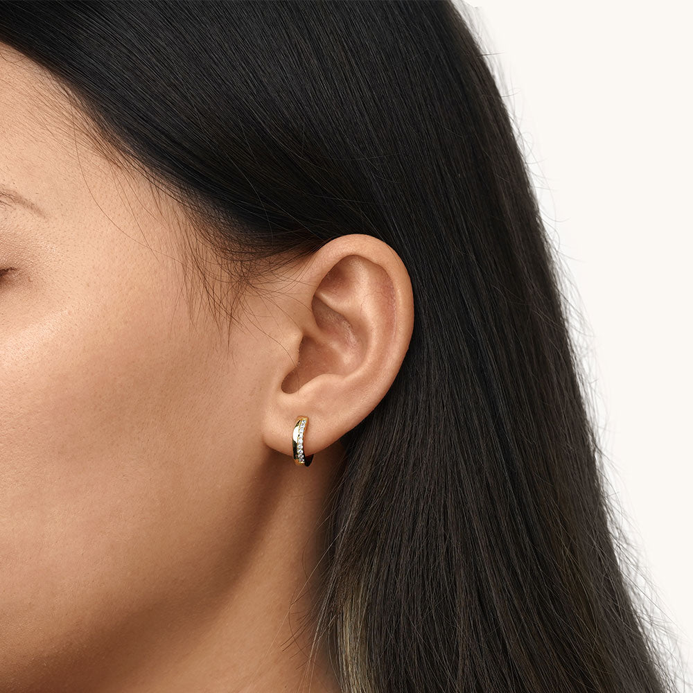 Gnoce Diamond Hug Hoop Earrings_6
