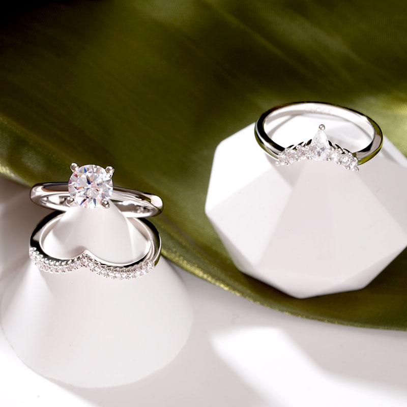 Gnoce Classic Sparkle Round-cut Stackable Ring Set Platinum-plated Silver Blend_2
