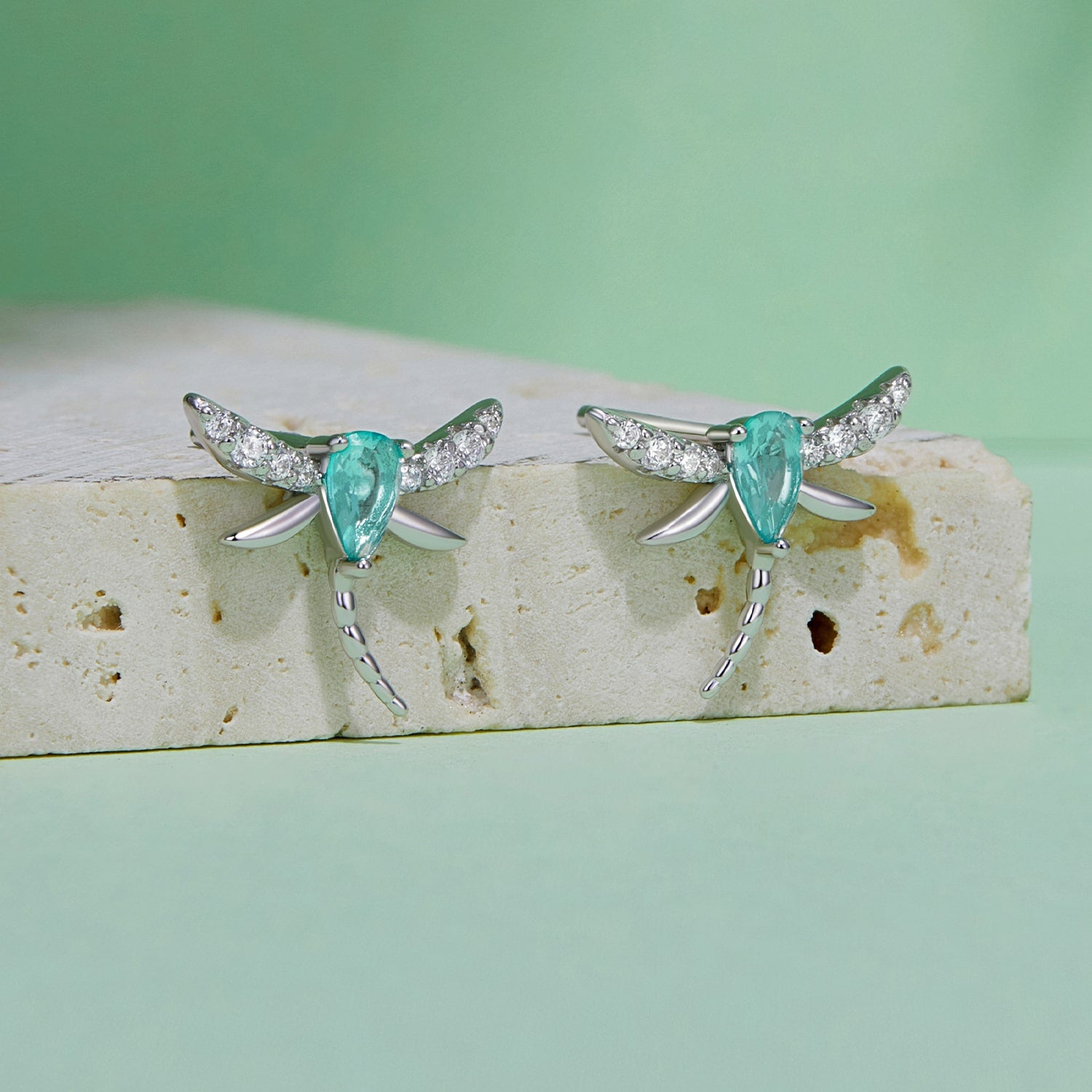 Gnoce Elegant Green Dragonfly Stud Earrings_2