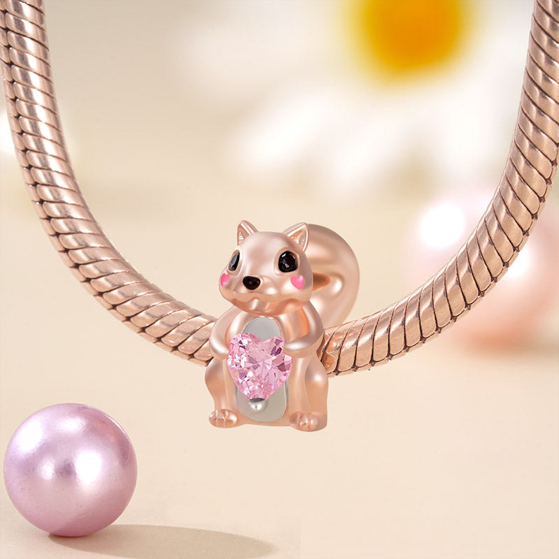 Gnoce Lovely Squirrel Embraces Heart Gem Charm_3