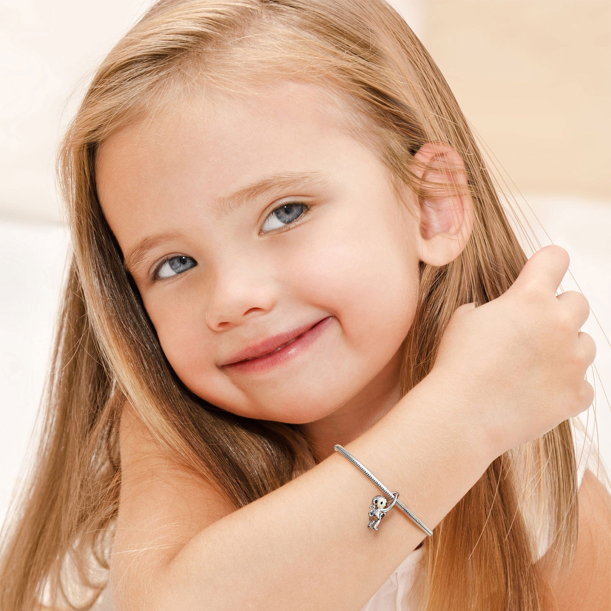 Gnoce Smart Monkey Embraces Heart Gem Charm_4