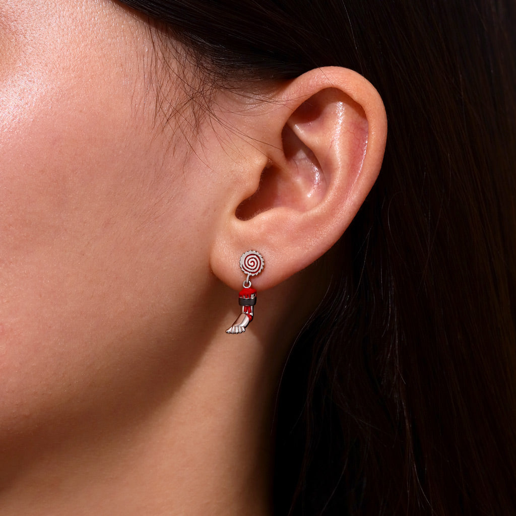 Gnoce Mismatched Bloody SAW Stud Earrings_4