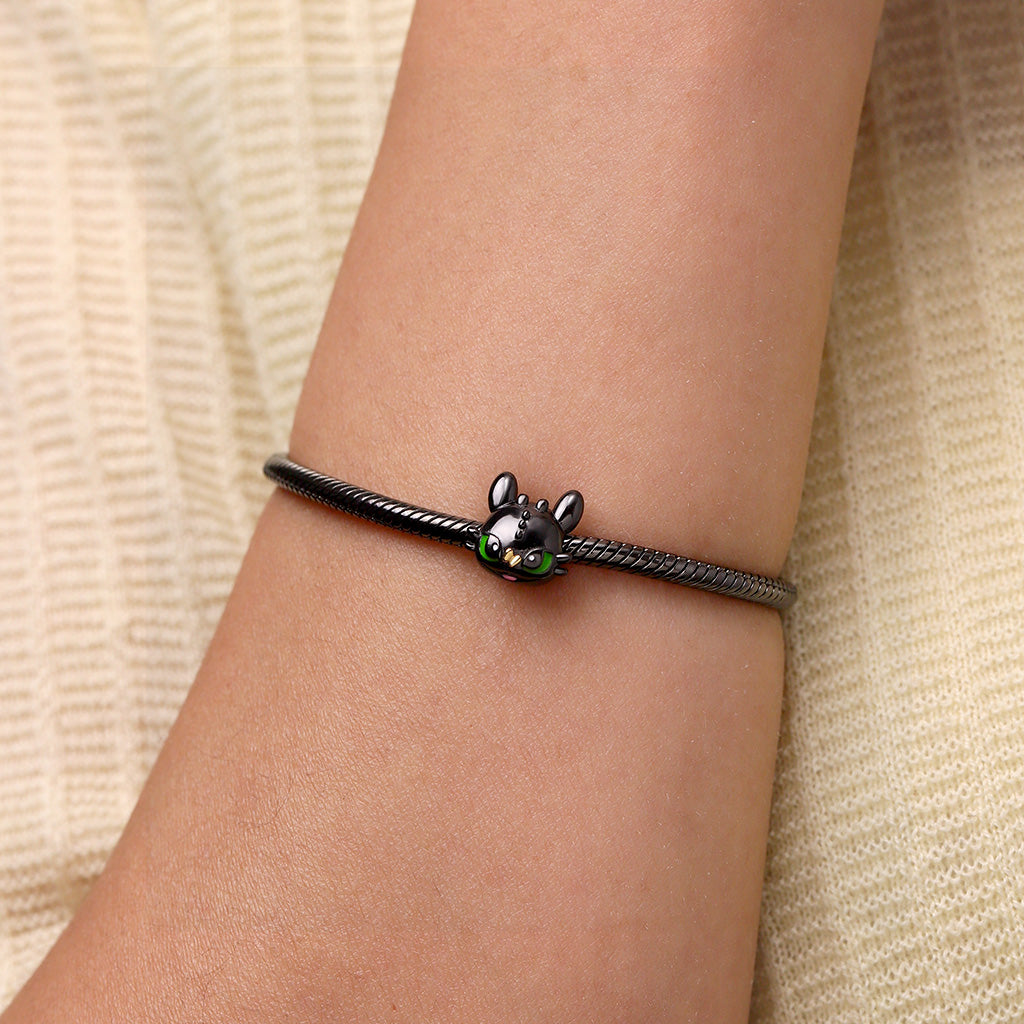 Gnoce Impish Toothless Stopper Charm_5