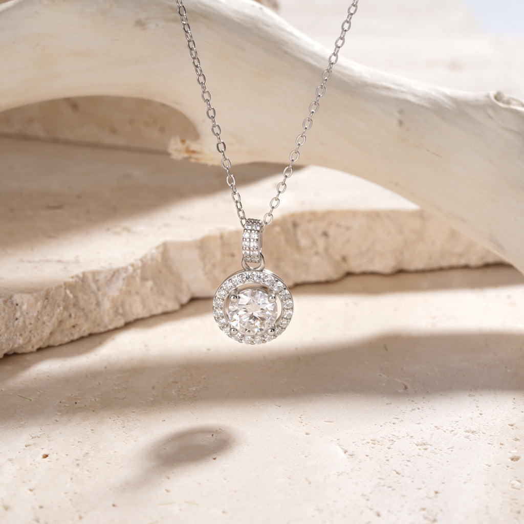Gnoce Round Cut Rubover Moissanite Necklace Platinum-plated Silver Blend_4