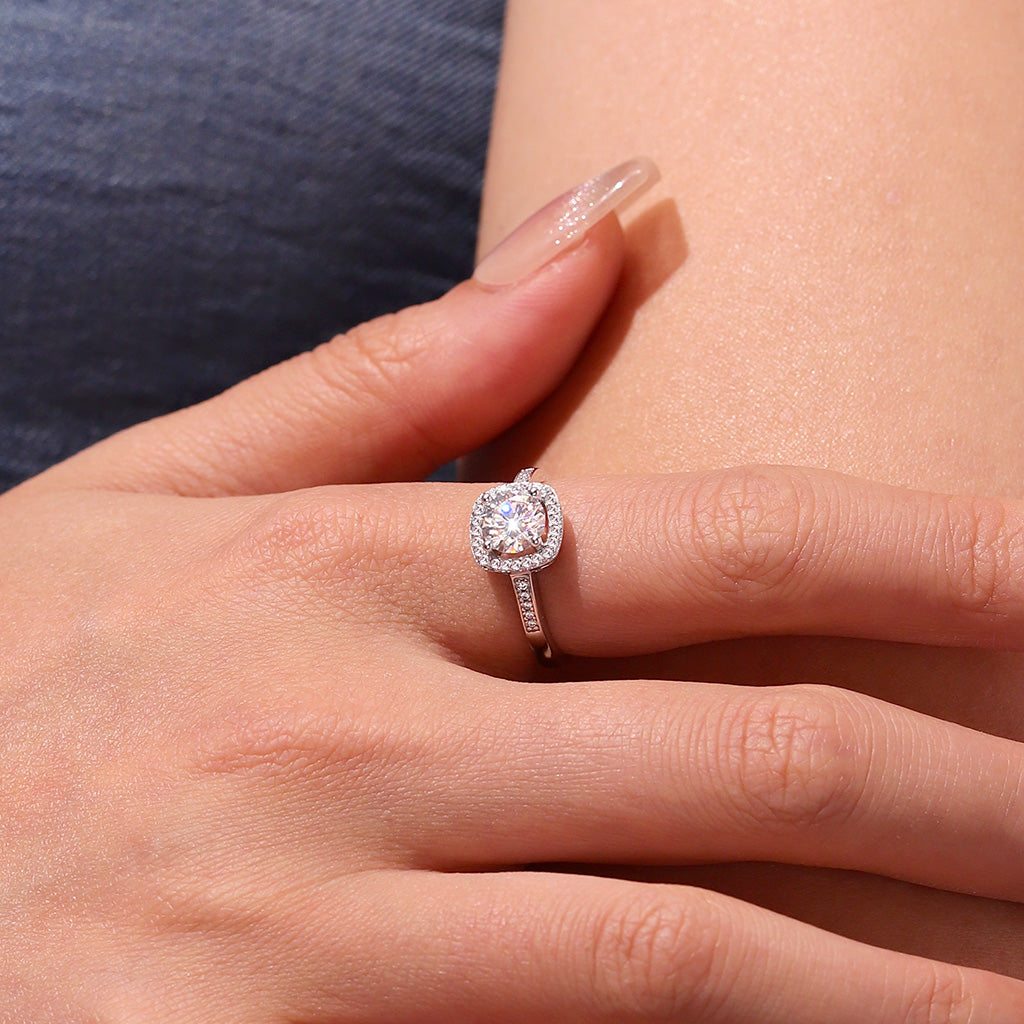 Gnoce Cushion Halo Moissanite Ring Platinum-plated Silver Blend_6