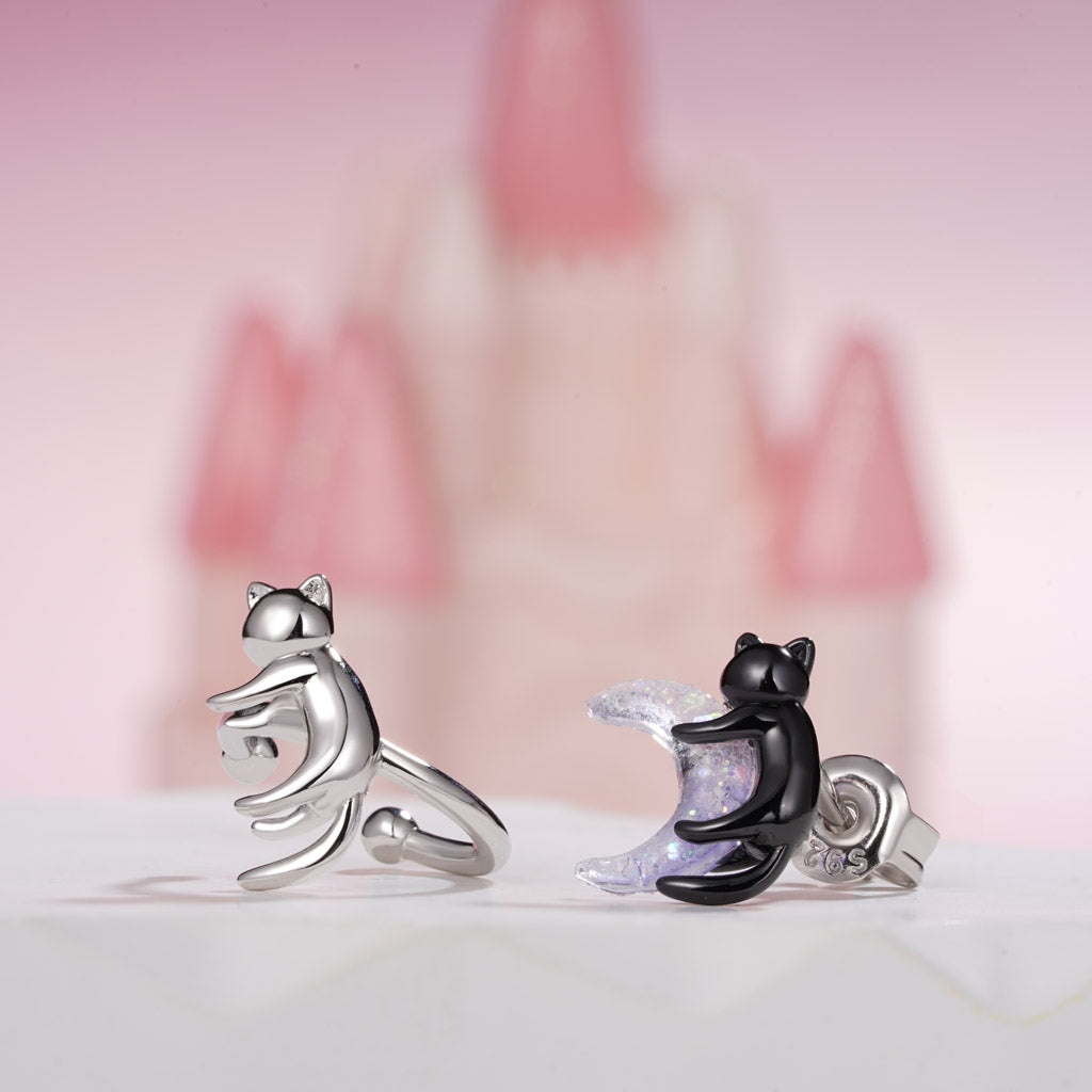 Gnoce Black Cat Embracing Moon & White Cat Asymmetrical Ear Clips_4