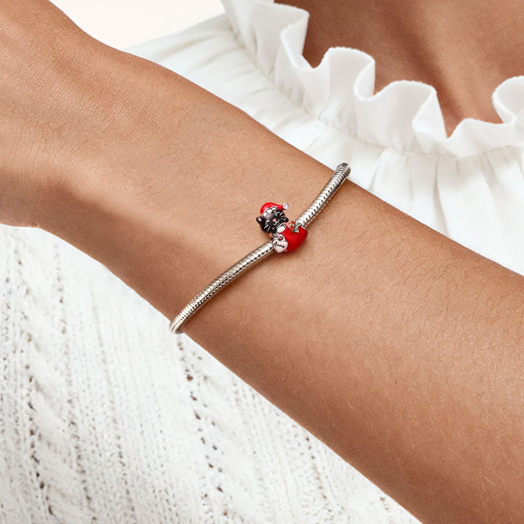 Gnoce Engravable Name Cat in Stocking Charm_3