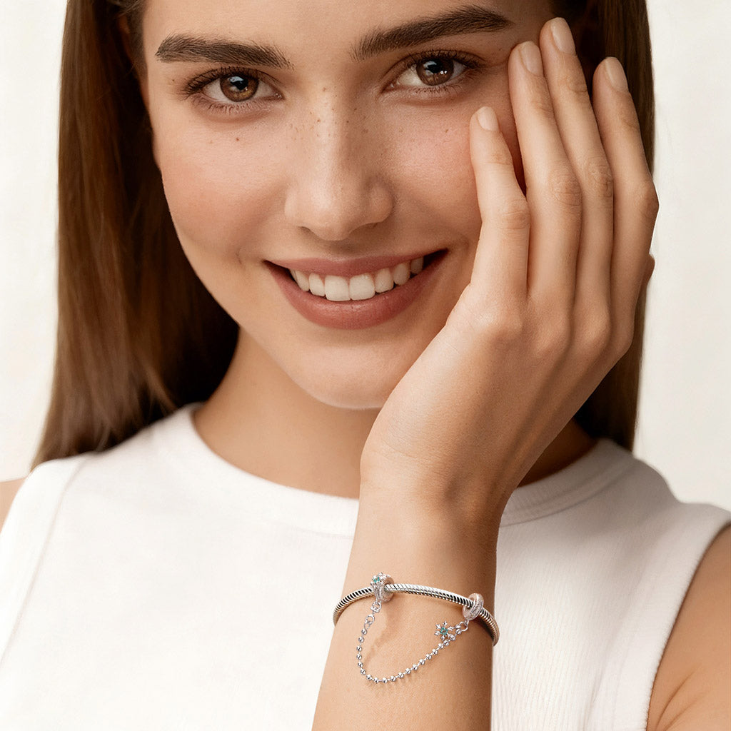 Gnoce Romantic Winter Snowflakes Safety Chain_3