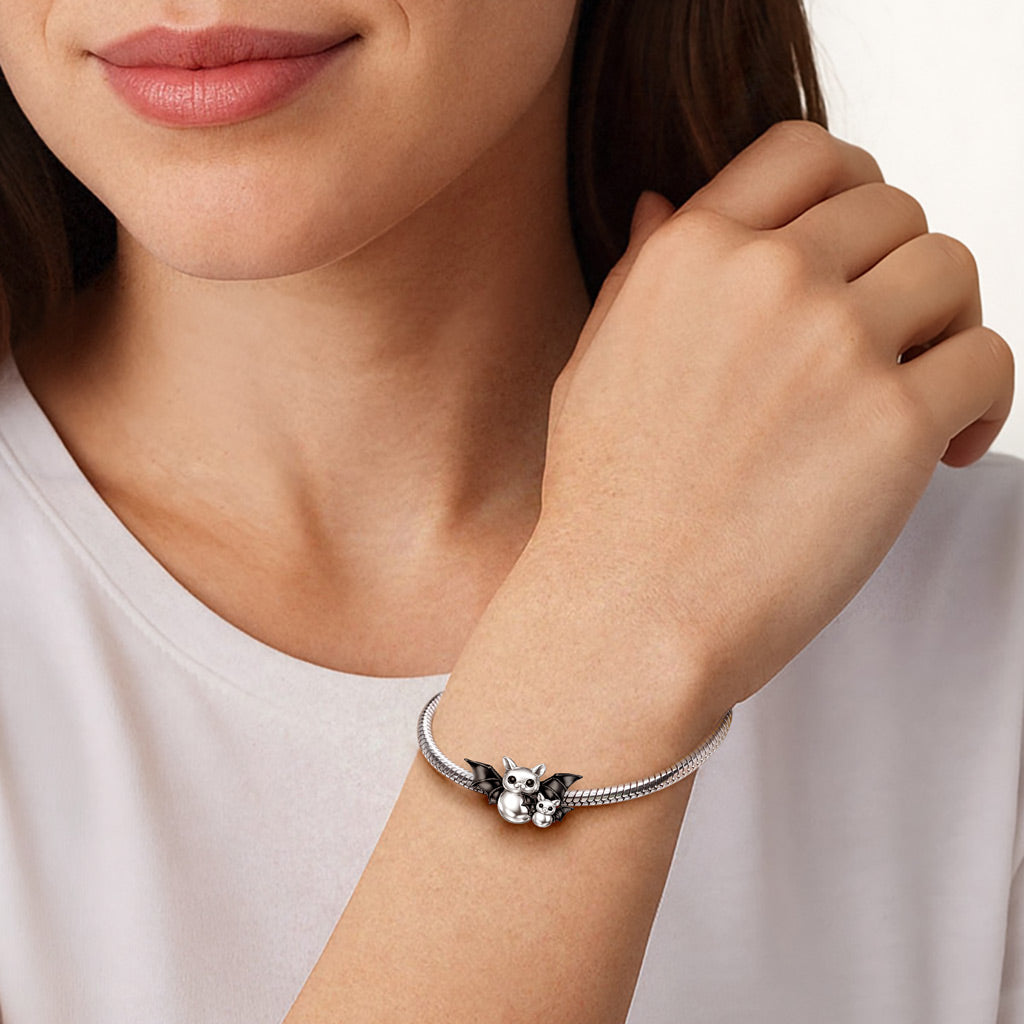 Gnoce Mother's Day Bat Mother with Baby Charm_2