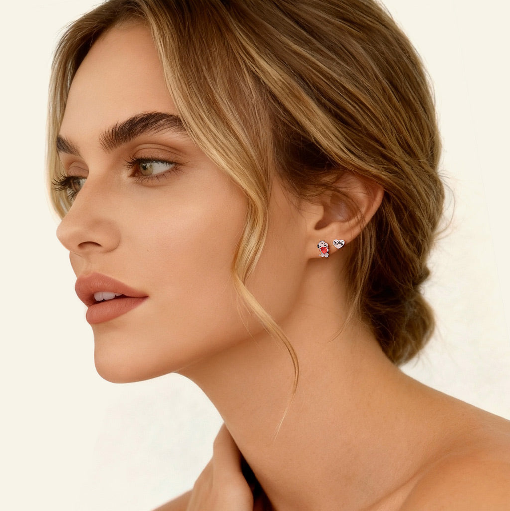 Gnoce Peanuts Snoopy Embrace Love Heart Stud Earrings_3