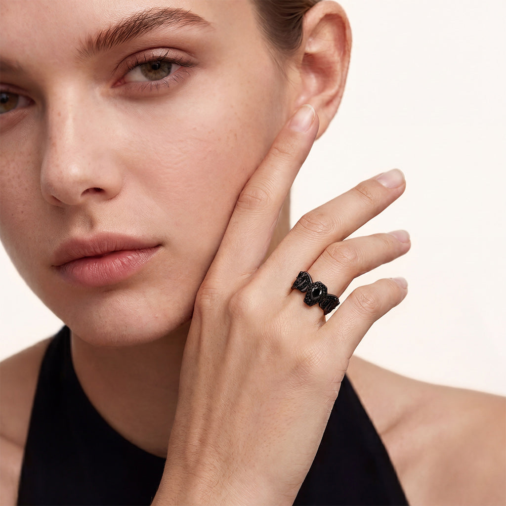 Gnoce Wings Coffin Pear-Shaped Black Gemstone Gothic Ring_3