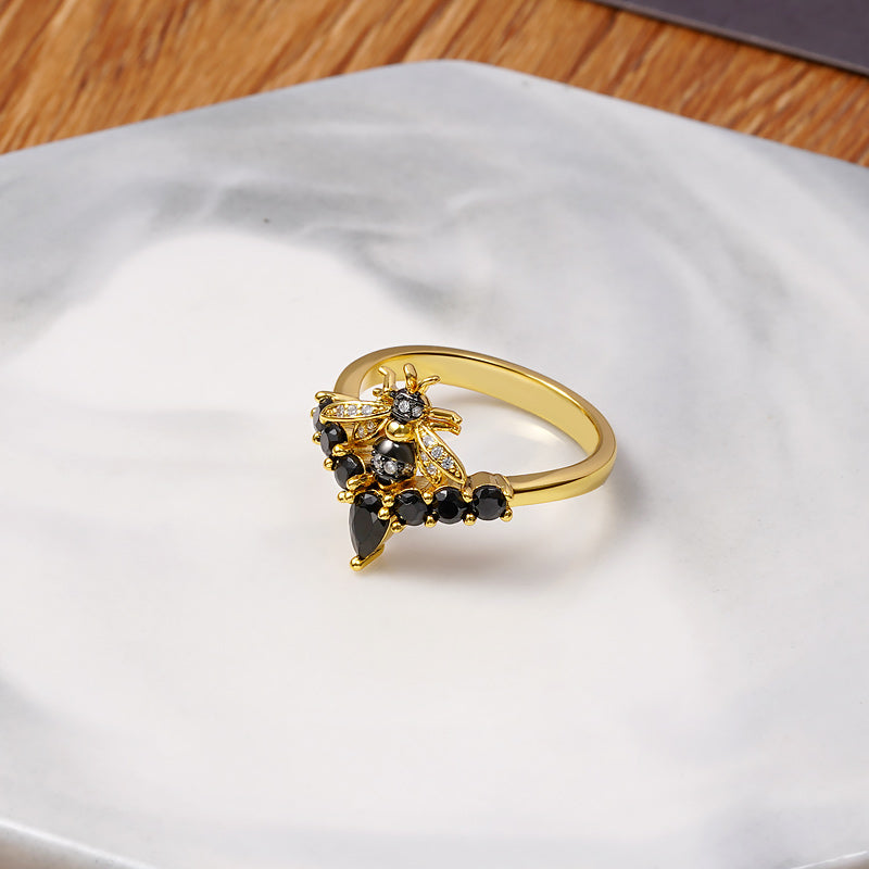 Gnoce Bee Black Stones V Ring_2