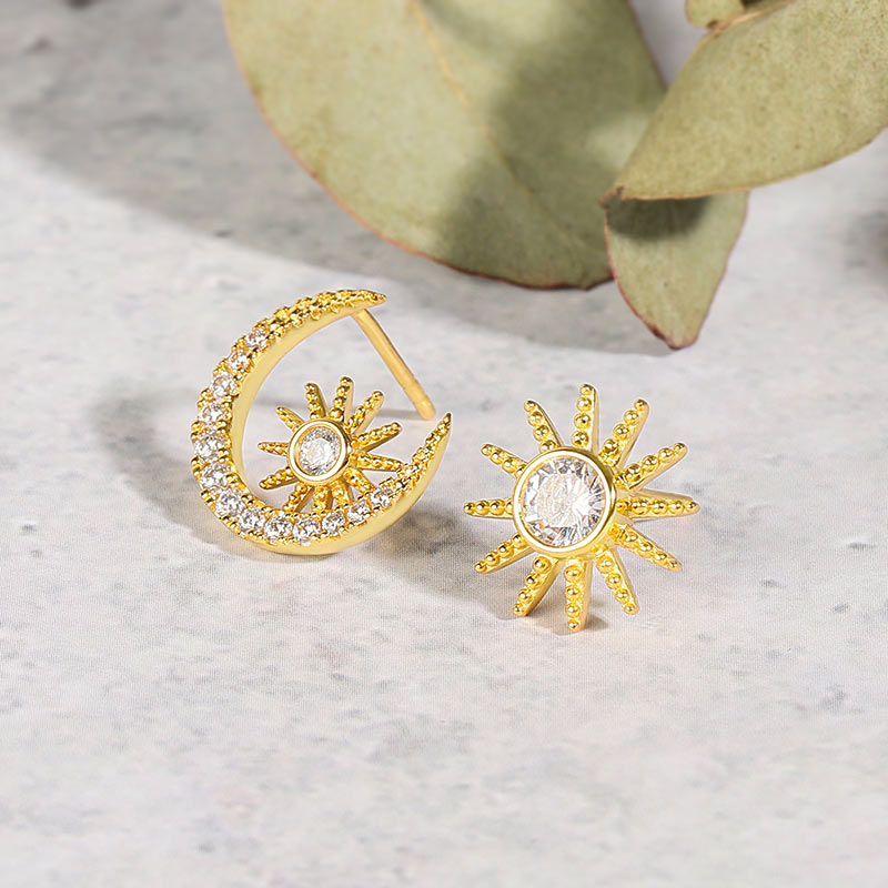 Gnoce Asymmetry Star Moon Stud Earrings_2